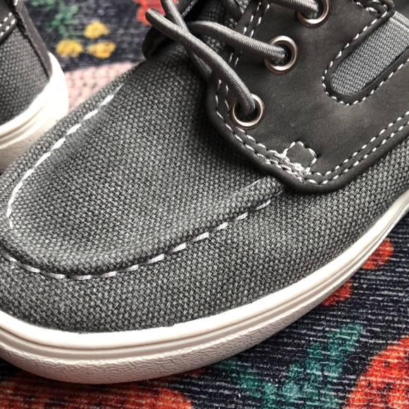 Children’s Place Boys Gray Canvas Boat Shoes, Size 12 - Picture 10 of 11